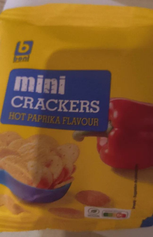 mini CRACKERS HOT PAPRIKA FLAVOUR