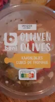 Olives et cubes de fromage