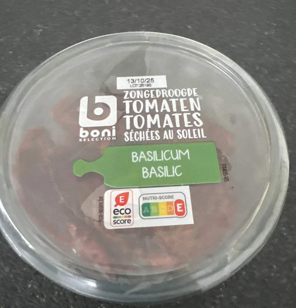 Zongedroogde tomaten basilicum