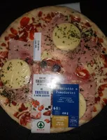 Pizza prosciutto e pomodori