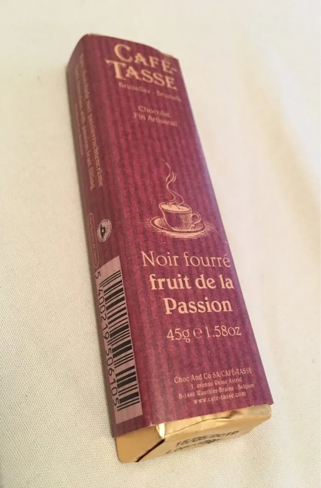 Noir fourré fruit de la passion
