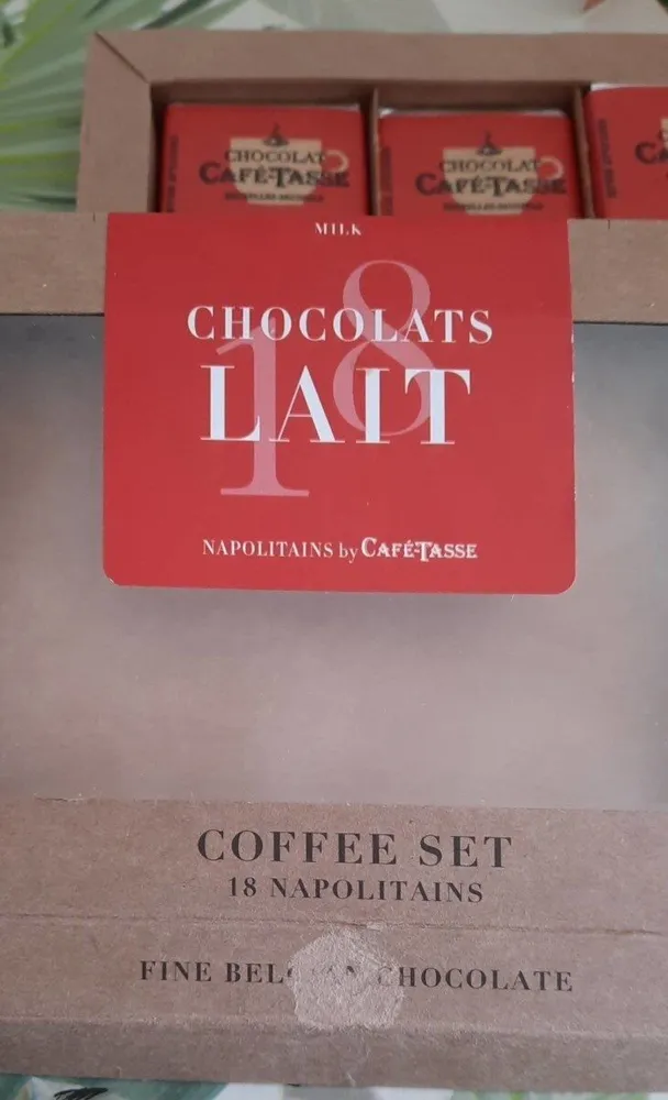 Napolitains lait by café tasse