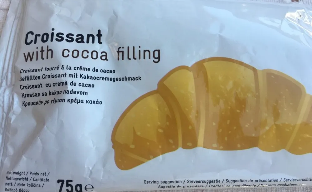 Croissant with cocoa filling