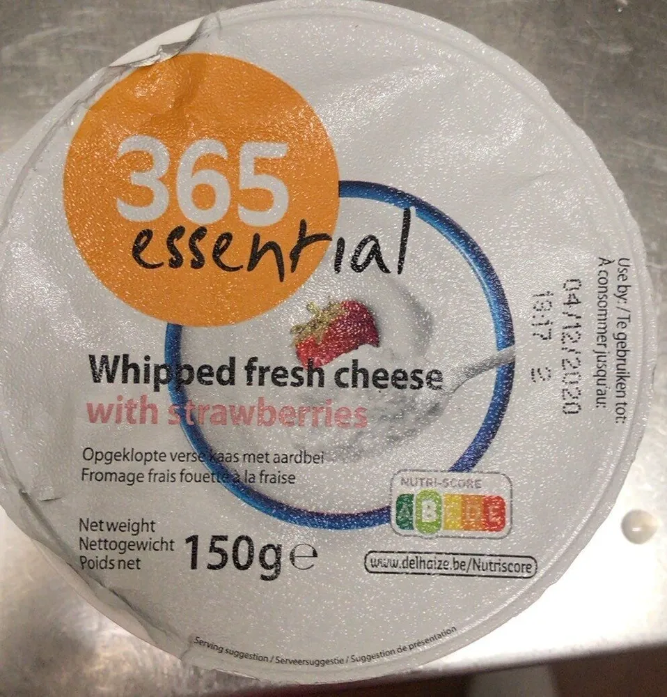 Fresh chees with strawberries