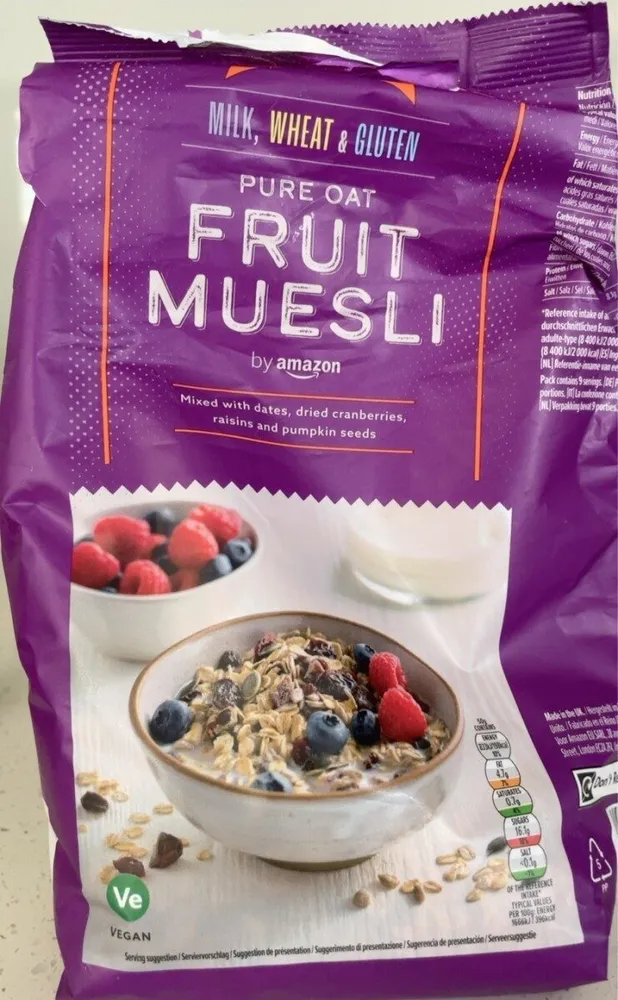 Pure oat fruit muesli