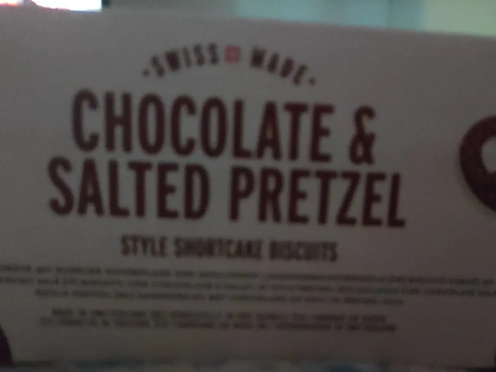 Chocolate & salted pretzel