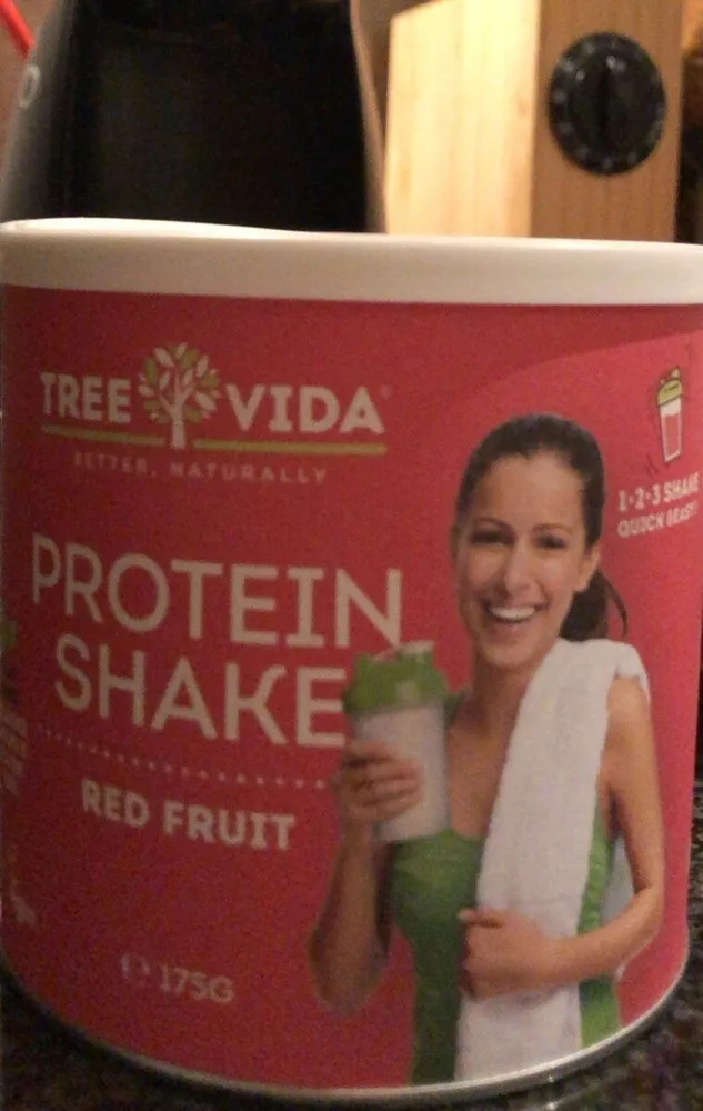 Protein shake red fruit