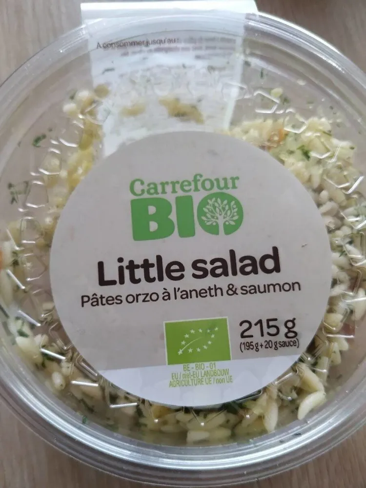 Little salad pâtes ordonnance à l'aneth et saumon