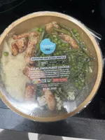 Cauliflower and parsnip puree with green beans, peas, chicken and feta