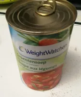 Soupe aux legumes avec des pâtes et tomates