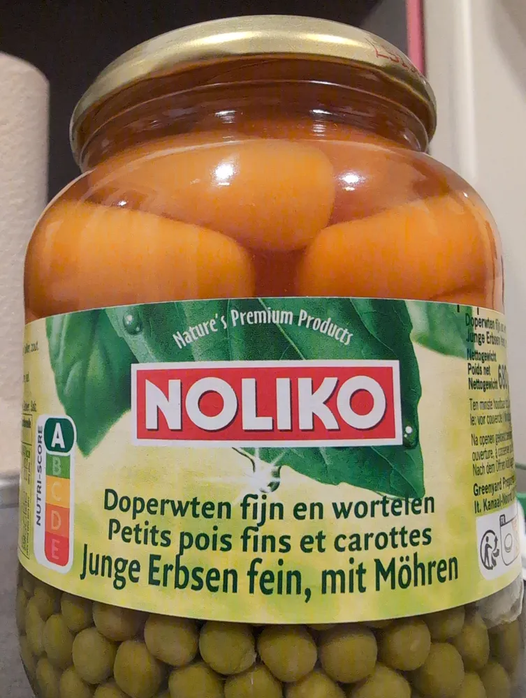 Junge Erbsen fein, mit Möhren