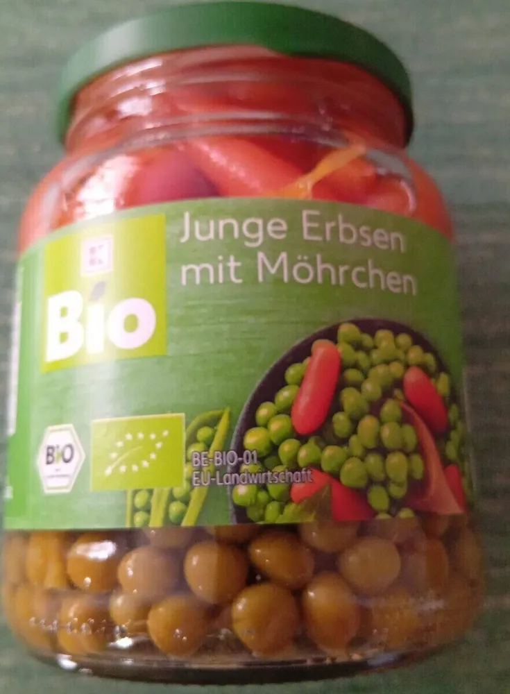 Junge Erbsen mit Möhrchen