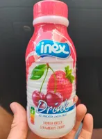 Drink met fruit aardbei-kers