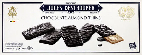 Pain Aux Amandes Enrobé De Chocolat Noir