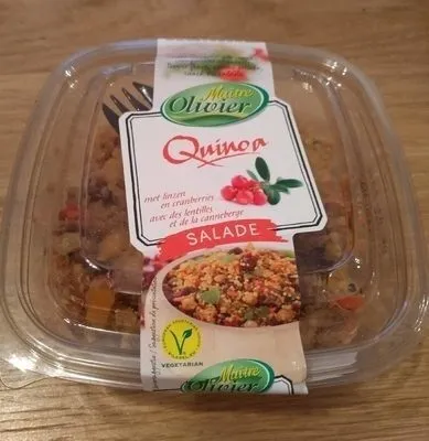 Quinoa avec des lentilles et de la canneberge