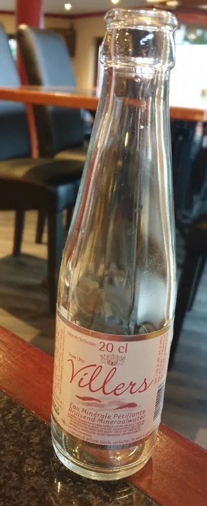 Eau minérale pétillante