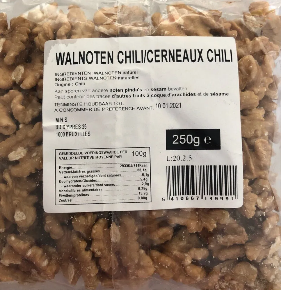 Walnut kernels