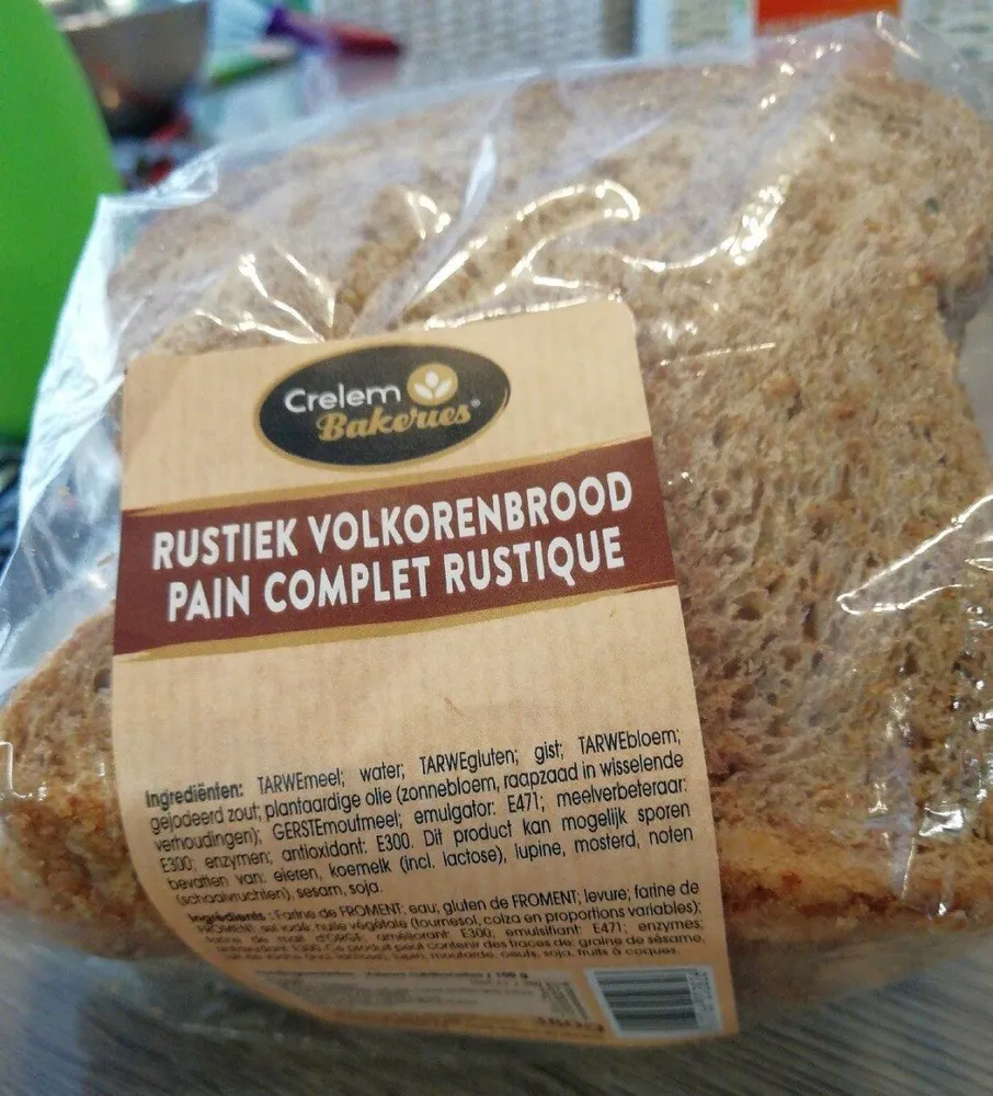 Pain complet rustique