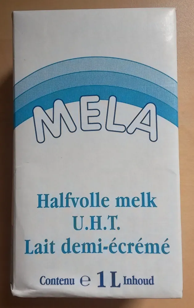 Lait demi-écrémé U.H.T.
