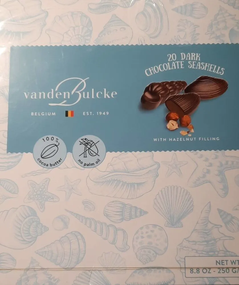 Dark chocolate seashells