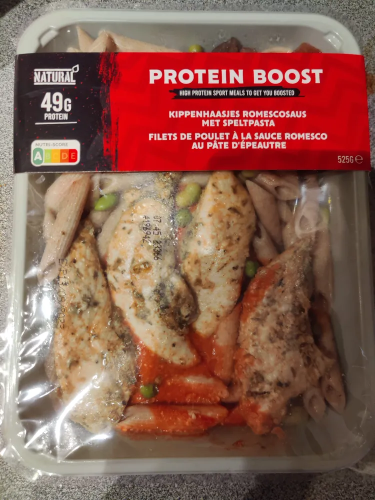 Filets de poulet à la sauce romesco au pâte d'épautre