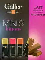 Assortiment de mini bâtons au chocolat lait fourrés
