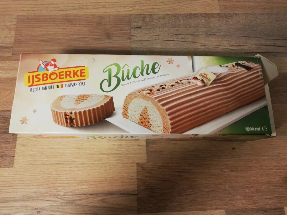 Bûche vanille et noisette