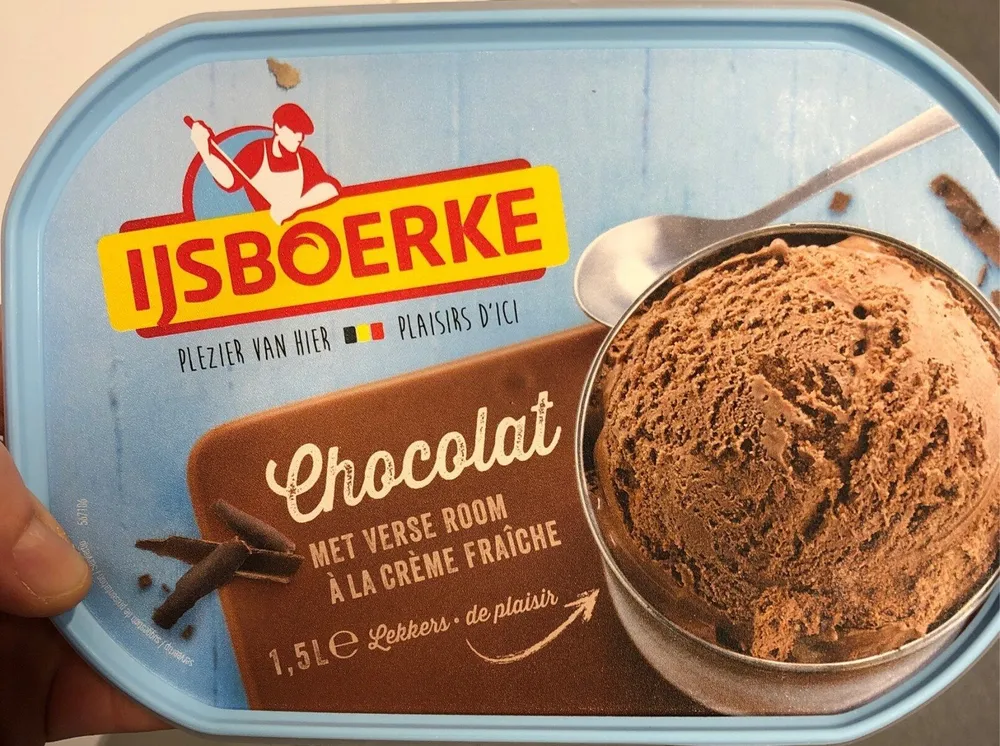 Chocolat met verse room / à la crème fraîche