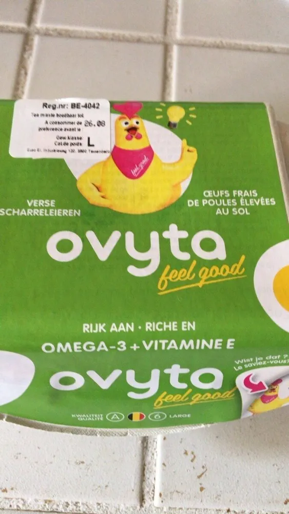 Oeufs frais de poules elevees au sol