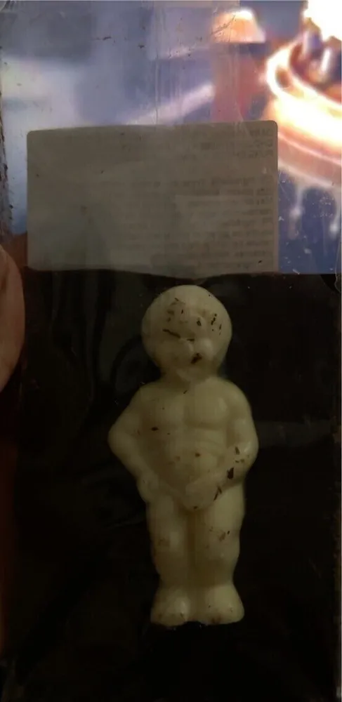 Dark chocolate with manneken-pis white
