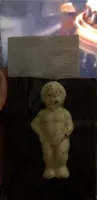 Dark chocolate with manneken-pis white