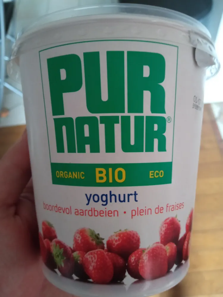 Bio yoghurt boordevol aardbeien