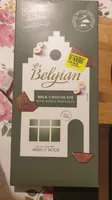 Milk chocolate with whole hazenuts