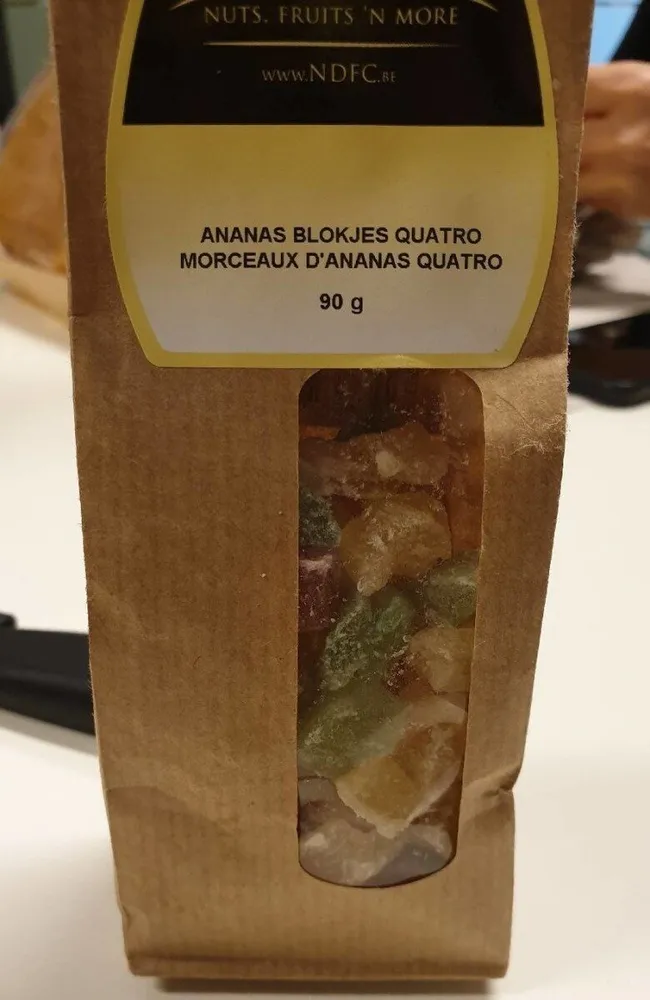 Morceaux d'ananas quatro