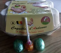 Œuf frai sortit de la friteuse
