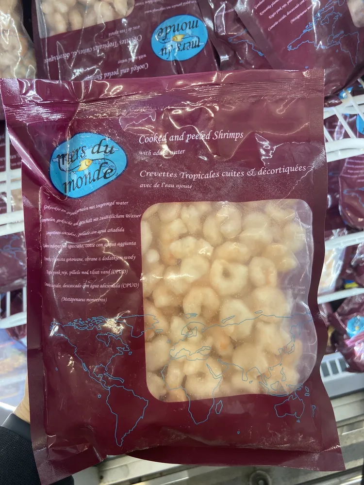 Crevettes tropicales cuites et décortiquées