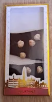 Chocolat noir avec noisettes