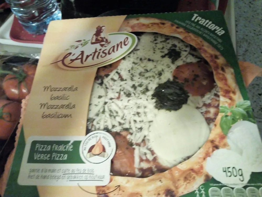 Pizza mozzarella basilic