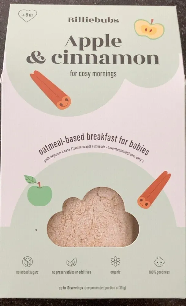 Apple and cinnamon oatmeal breakfast