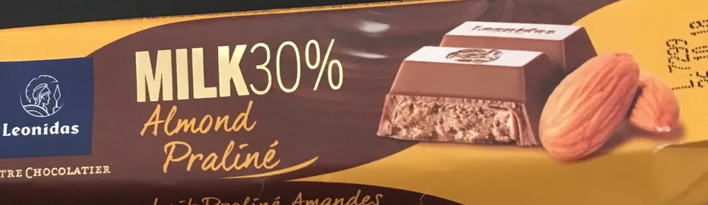 Milk almond praliné