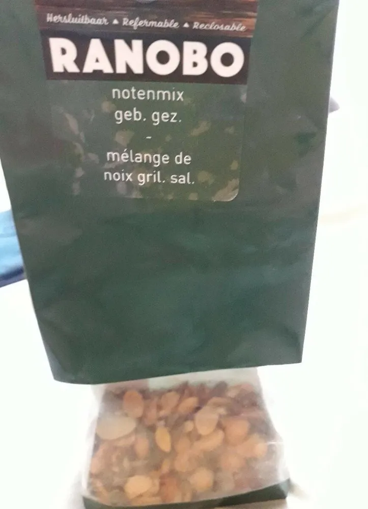 Mélange de noix grillées salées