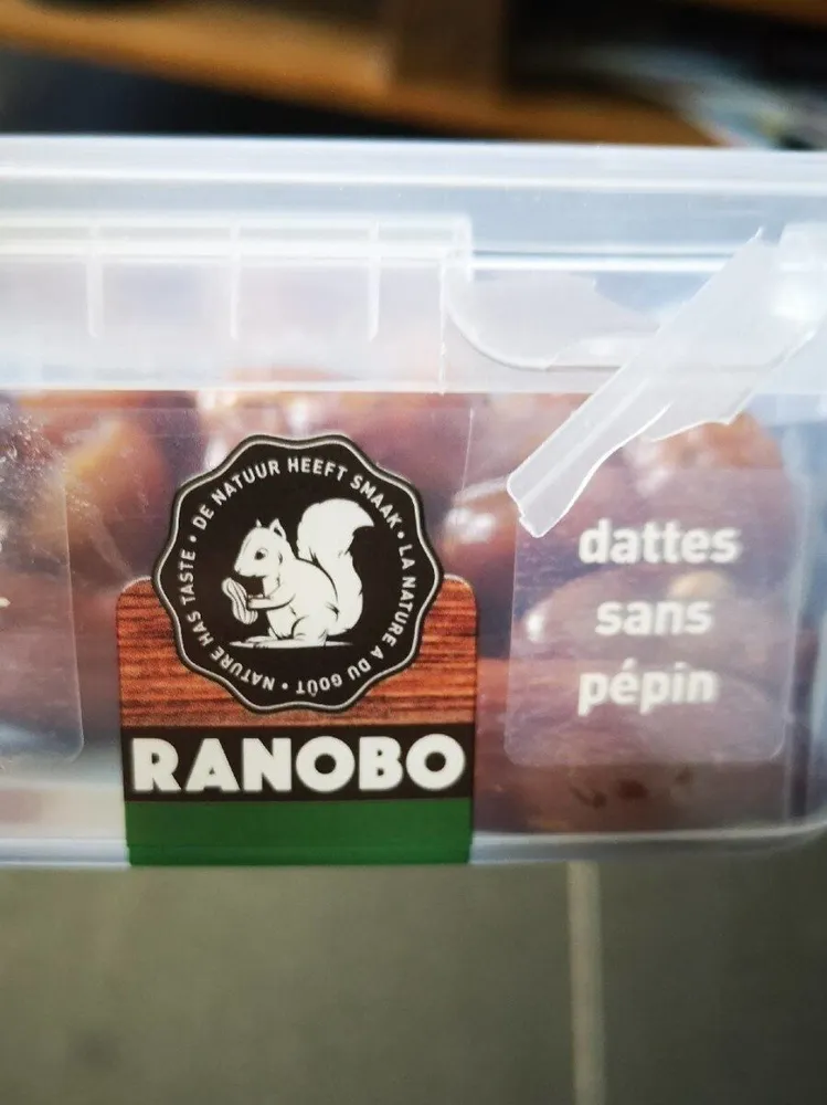 Dadels ontpit