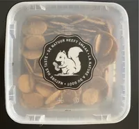 Black pepper crackers