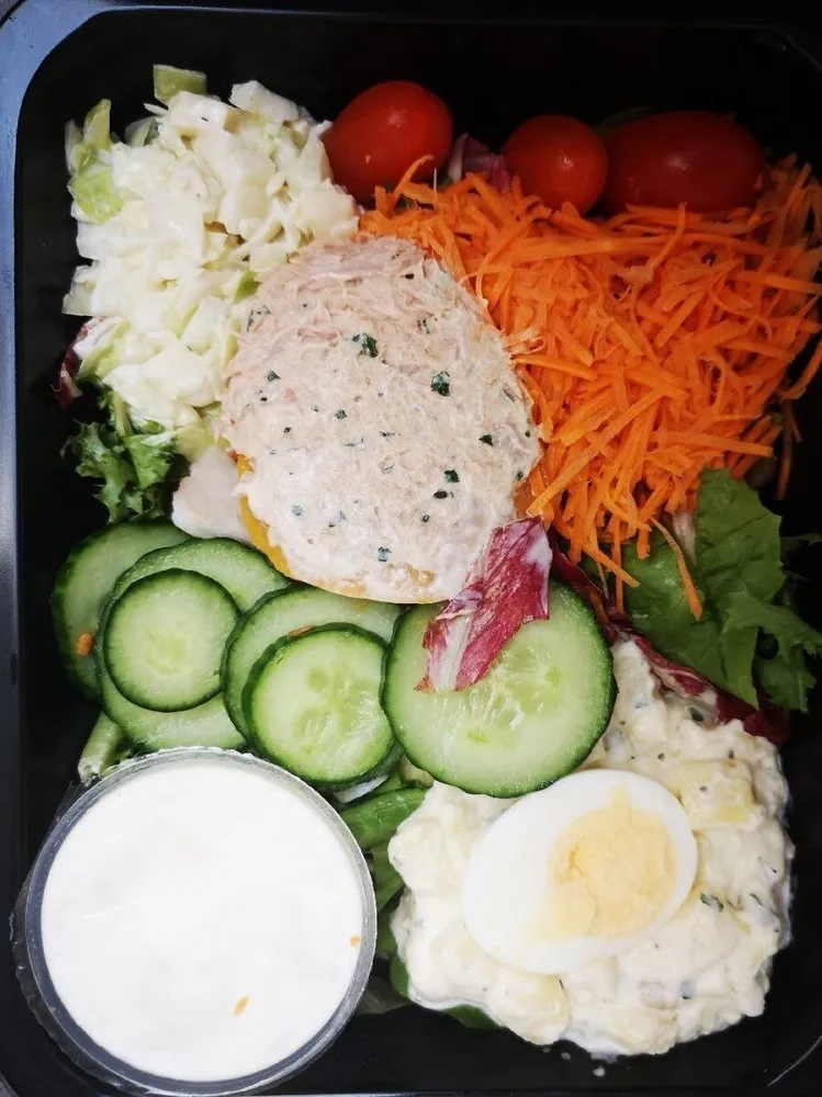 Salade de thon et à la pêche