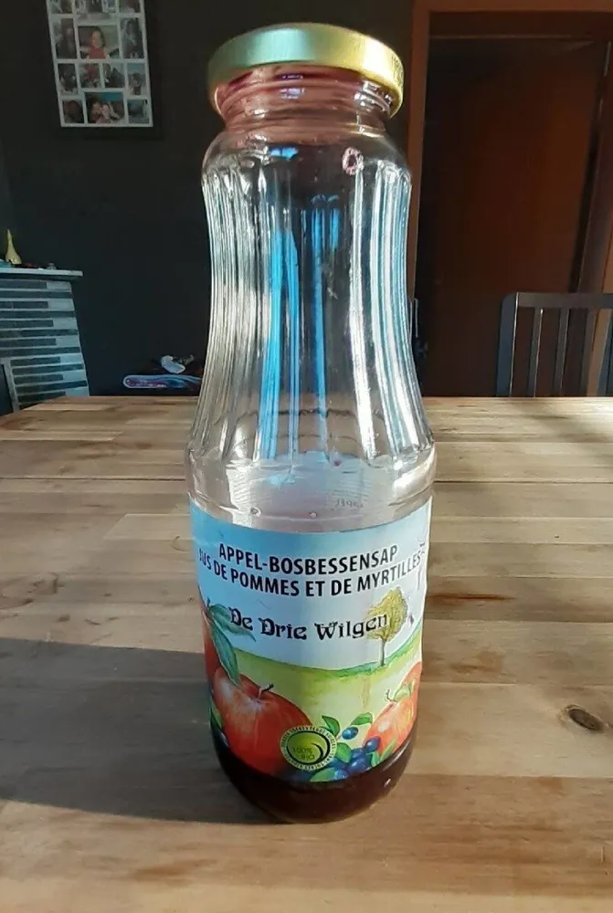 Jus de pommes et de myrtilles