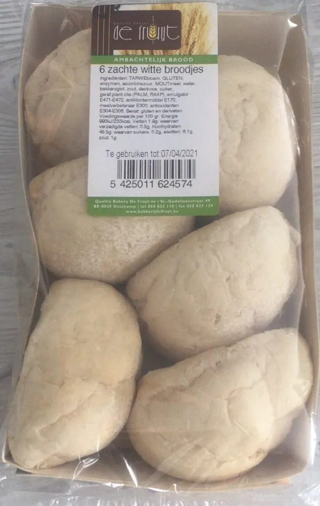 6 zachte witte broodjes