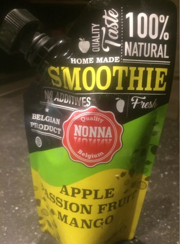 Smoothie apple passion fruit mango