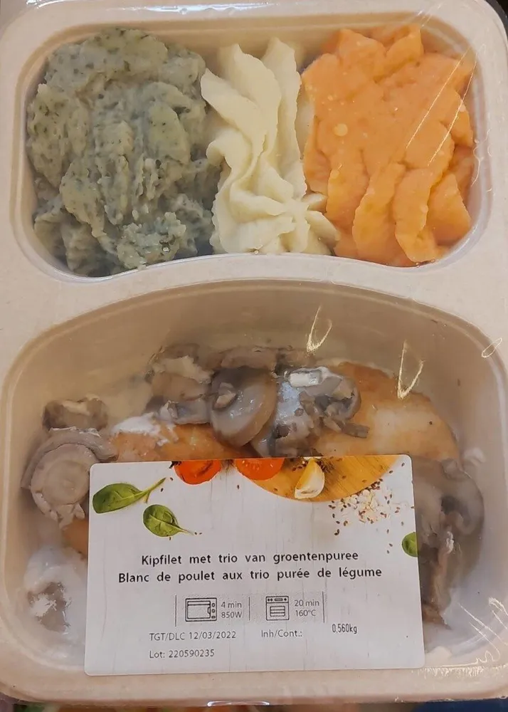 Blanc de poulet aux trio puree de légumes