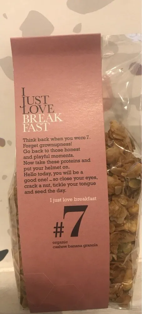 Granola cashew banana