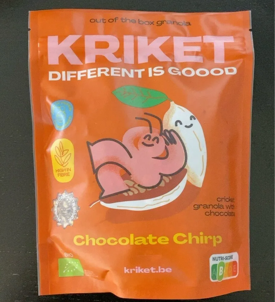 Chocolate chirp granola